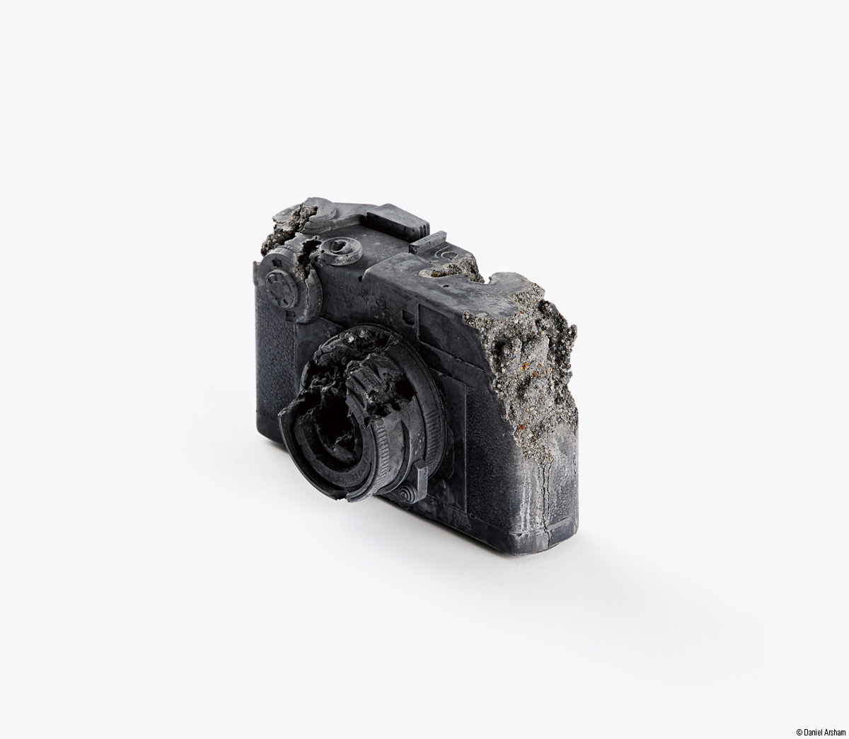 Daniel ARSHAM - Volcanic Ash Eroded Leica CL Camera｜NEW AUCTION